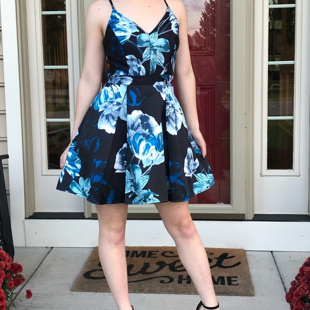 Floral Lace Back Hoco Dress!